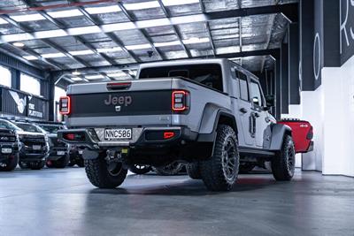 2021 Jeep Gladiator - Thumbnail