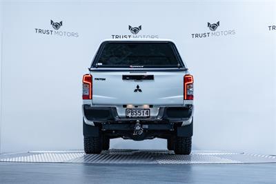 2022 Mitsubishi Triton - Thumbnail