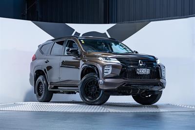 2020 Mitsubishi Pajero Sport - Thumbnail