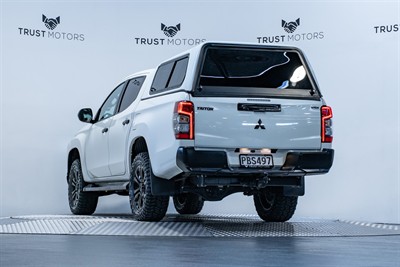 2022 Mitsubishi Triton - Thumbnail