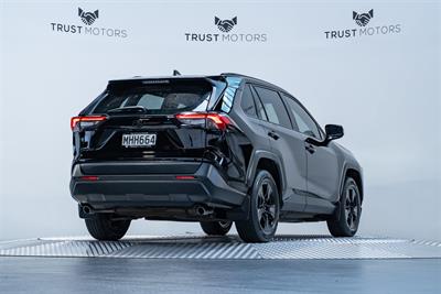 2019 Toyota Rav4 - Thumbnail