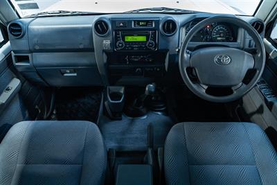 2012 Toyota Landcruiser - Thumbnail