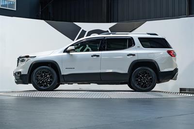 2020 Holden Acadia - Thumbnail