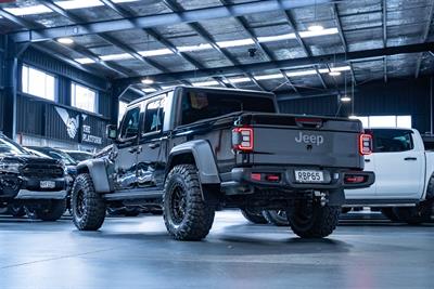 2022 Jeep Gladiator - Thumbnail