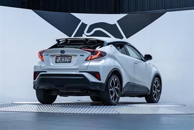 2017 Toyota C-HR - Thumbnail