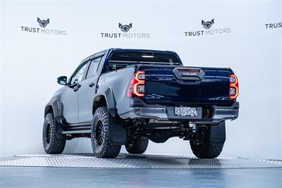 2024 Toyota Hilux - Thumbnail