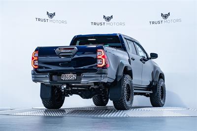 2024 Toyota Hilux - Thumbnail