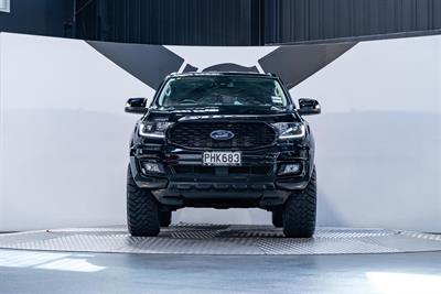 2022 Ford Everest - Thumbnail