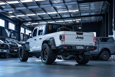 2021 Jeep Gladiator - Thumbnail