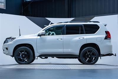 2019 Toyota Landcruiser Prado - Thumbnail