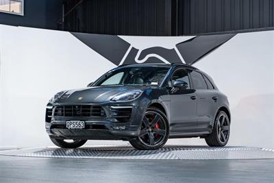 2017 Porsche Macan - Thumbnail