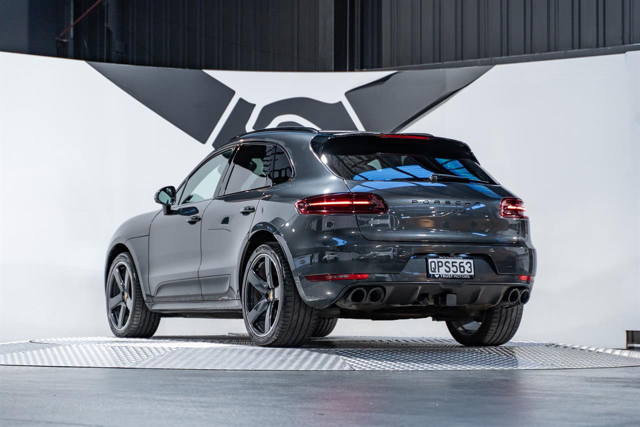 2017 Porsche Macan