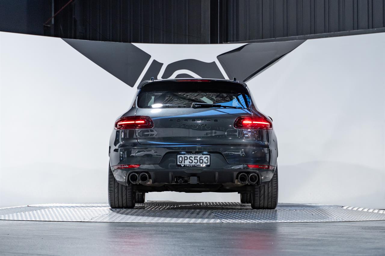 2017 Porsche Macan