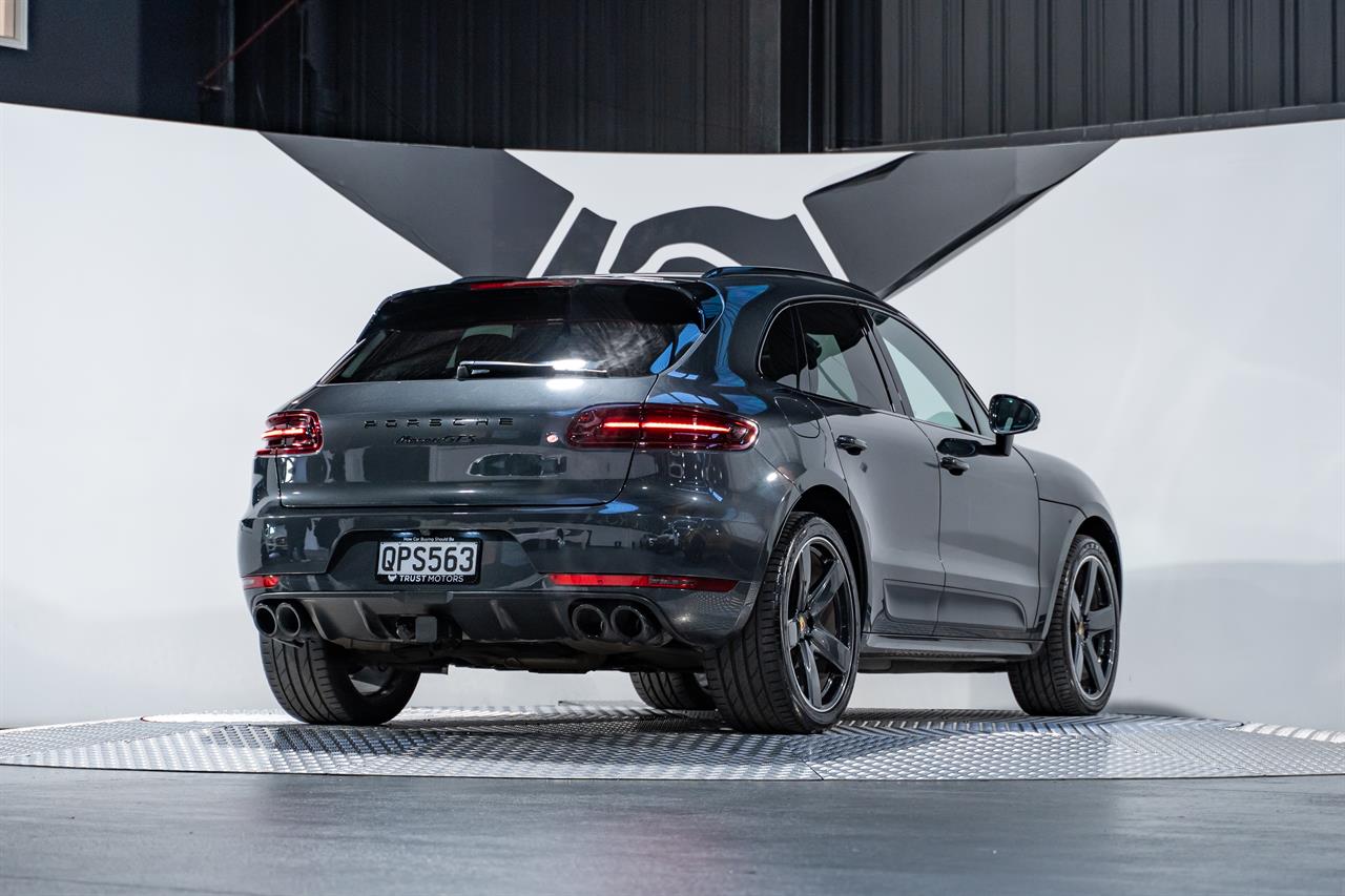 2017 Porsche Macan