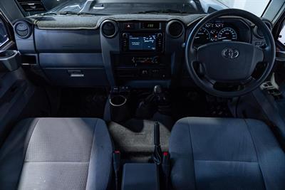 2023 Toyota Landcruiser - Thumbnail