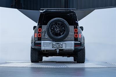 2022 Land Rover Defender - Thumbnail