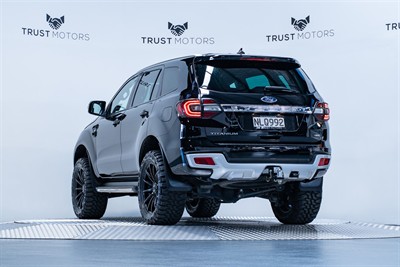 2021 Ford Everest - Thumbnail