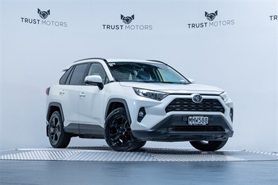 2019 Toyota Rav4 - Thumbnail