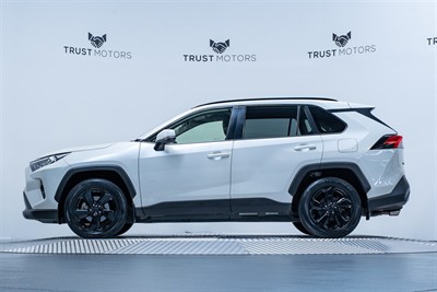 2019 Toyota Rav4 - Thumbnail