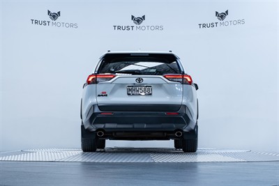 2019 Toyota Rav4 - Thumbnail