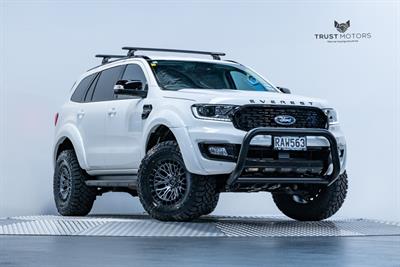 2022 Ford Everest - Thumbnail