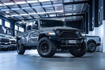 2020 Jeep Gladiator - Thumbnail