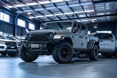 2020 Jeep Gladiator - Thumbnail