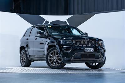 2017 Jeep Grand Cherokee - Thumbnail