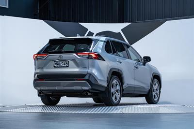 2020 Toyota Rav4 - Thumbnail