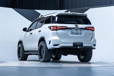 2015 Toyota Fortuner - Thumbnail