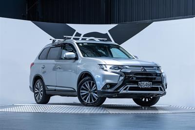 2020 Mitsubishi Outlander - Thumbnail