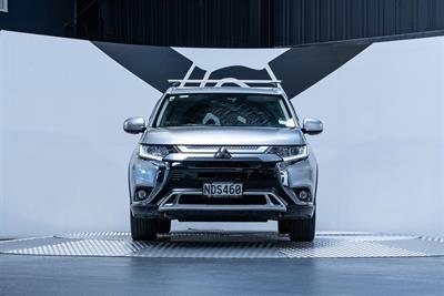 2020 Mitsubishi Outlander - Thumbnail