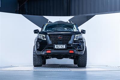 2021 Nissan Navara - Thumbnail