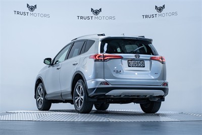 2016 Toyota Rav4 - Thumbnail