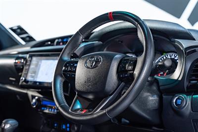 2023 Toyota Hilux - Thumbnail