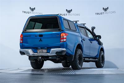 2015 Mitsubishi Triton - Thumbnail