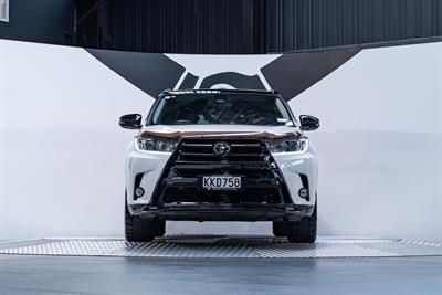 2017 Toyota Highlander - Thumbnail