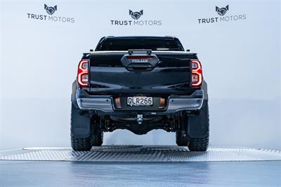 2024 Toyota Hilux - Thumbnail