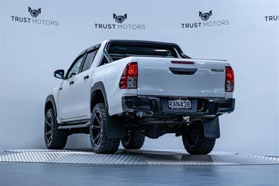 2020 Toyota Hilux - Thumbnail