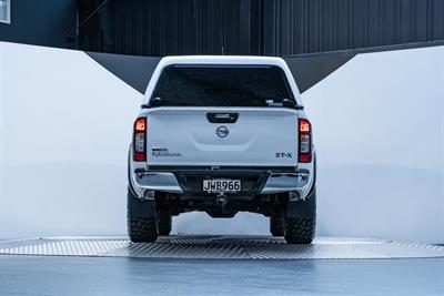 2016 Nissan Navara - Thumbnail