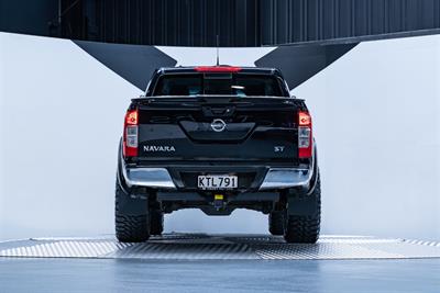 2017 Nissan Navara - Thumbnail