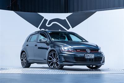 2014 Volkswagen Golf - Thumbnail