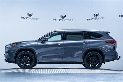 2022 Toyota Highlander - Thumbnail