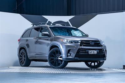 2017 Toyota Highlander - Image Coming Soon