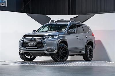 2018 Mitsubishi Pajero Sport - Thumbnail