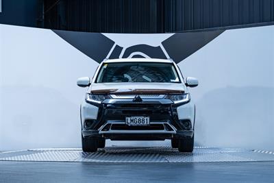 2018 Mitsubishi Outlander - Thumbnail