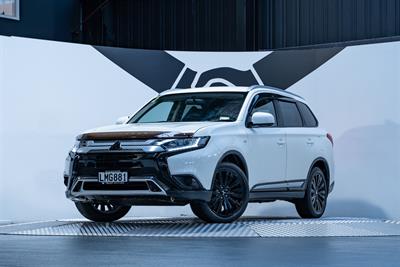 2018 Mitsubishi Outlander - Thumbnail