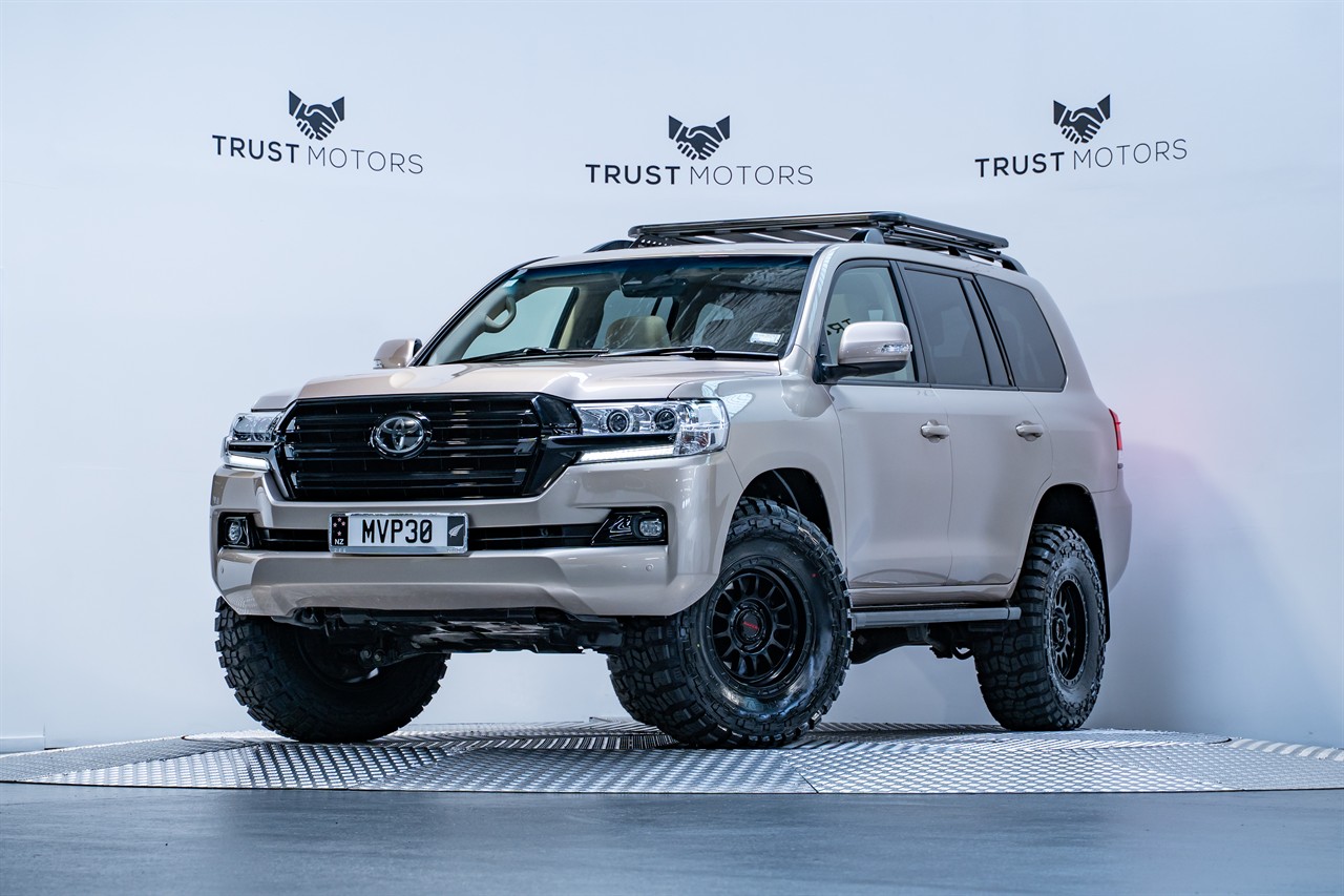 2018 Toyota Land Cruiser