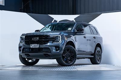 2022 Ford Everest - Thumbnail