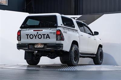 2023 Toyota Hilux - Thumbnail